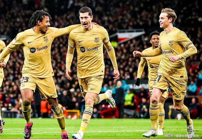 国王杯半决赛对决在即！多特蒙德演练定位球，辽宁男篮密集防守应对的简单介绍